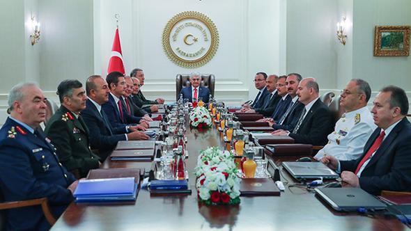 Türkiyə ordusunda generalların yarpaq tökümü